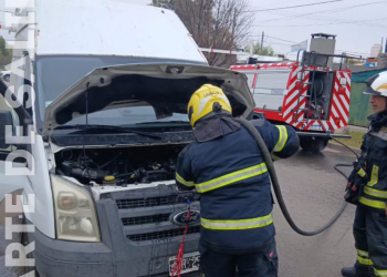 Leones: bomberos combatieron un principio de incendio en un vehículo
