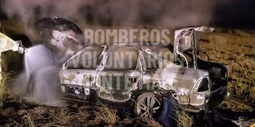 Monte Maíz: un automóvil se incendió en la costa del Río Saladillo