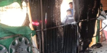 Principio de incendio en una vivienda de calles Libertad y Vélez Sarsfield