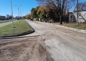 Comenzó el asfaltado de calle Lardizábal