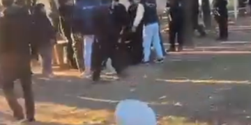 Carcarañá: un policía fue herido de gravedad tras un disturbio en un partido de fútbol