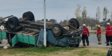 Volcó un camión en Ruta 12