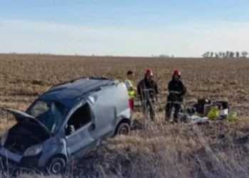 Una mujer herida tras volcar en solitario en la Ruta 3