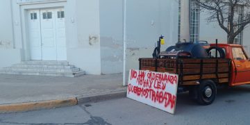 Denuncia que el Municipio le impide trabajar con su lavadero móvil