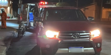 Leones: una mujer herida tras un accidente entre camioneta y moto