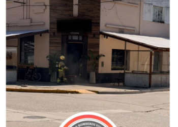Corral de Bustos: bomberos combatieron un incendio en un local gastronómico