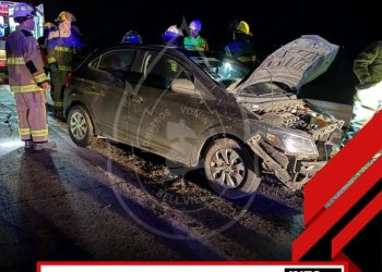 Accidente en Autopista: un automóvil chocó contra el guardarraíl