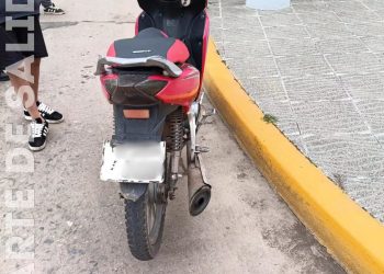 Leones: tres heridos tras caer de una motocicleta
