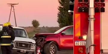 Cinco heridos tras chocar dos camionetas en zona rural