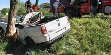 Fatal accidente en Ruta 158: un hombre falleció tras chocar contra un árbol